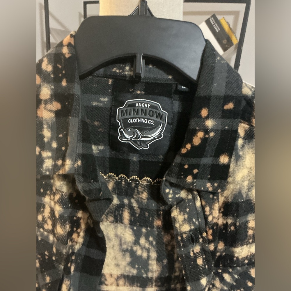 EUC Angry Minnow Flannel Shirt - Size M - Picture 7 of 8